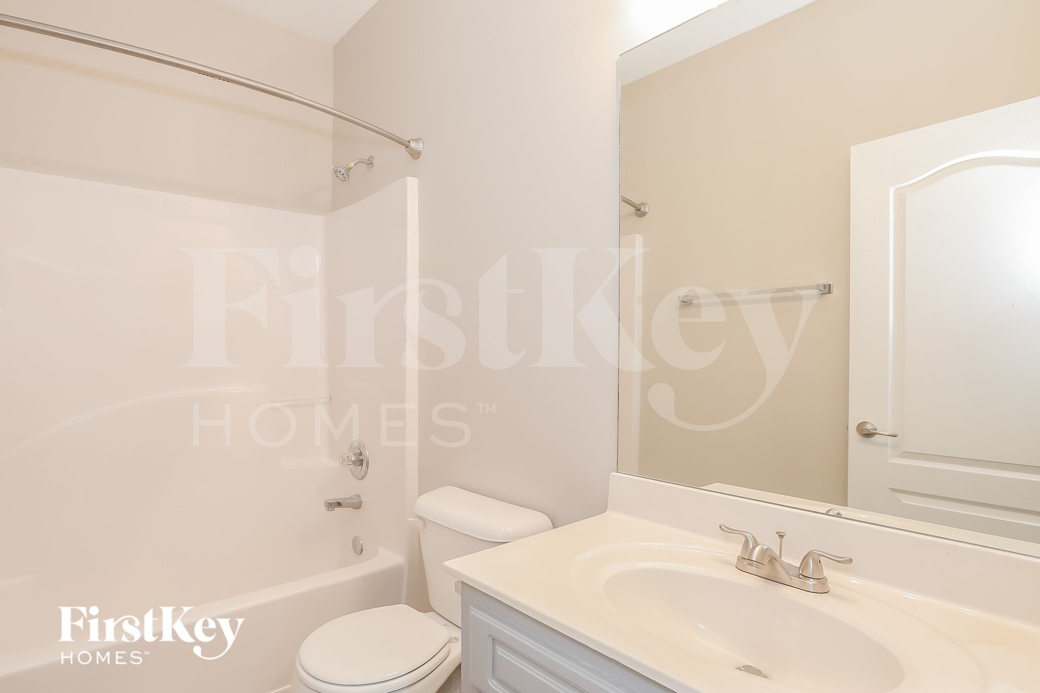 Building Photo - 2570 Serenity St