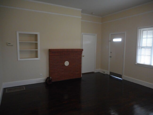 Building Photo - Charming 3-Bedroom, 1 Bathroom Ranch ***$5...