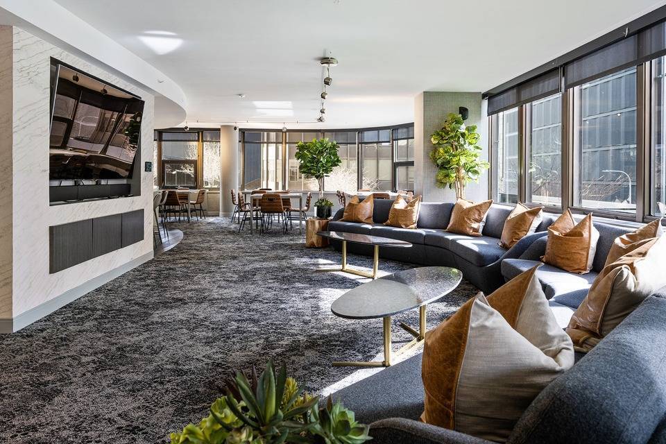 Building Photo - 401 E Ontario St