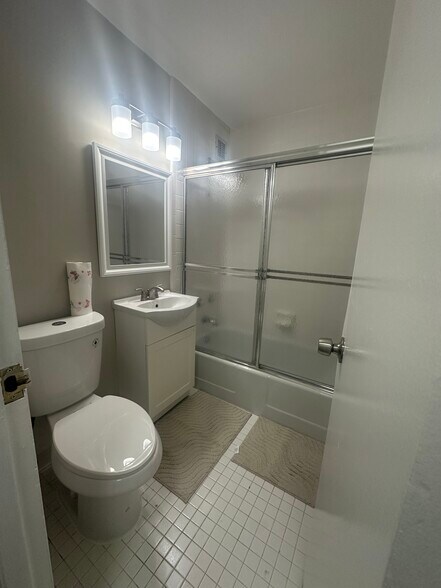 Building Photo - 1011 Arlington Blvd