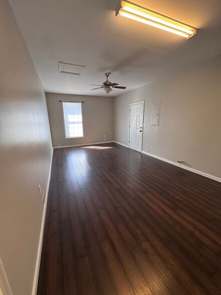 Building Photo - 45 Pippin Rd