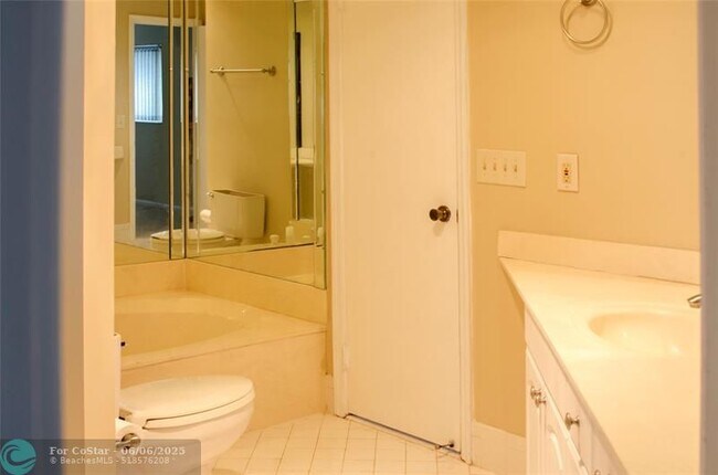 Building Photo - 8638 Eagle Run Dr