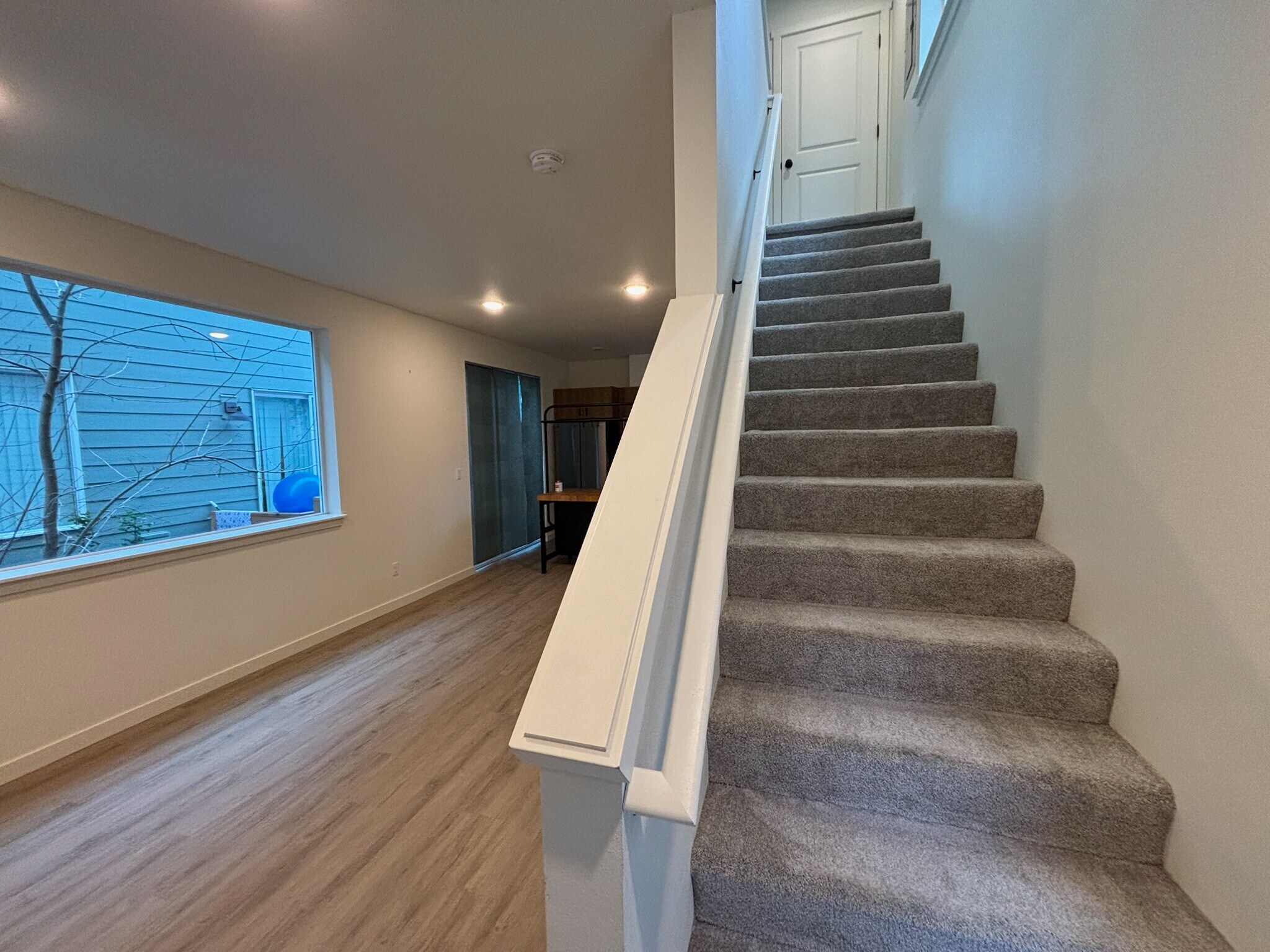 Building Photo - 12070 SE Pine St