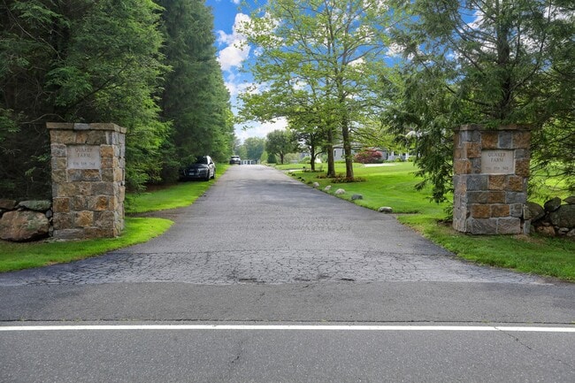 Building Photo - 556 Riversville Rd