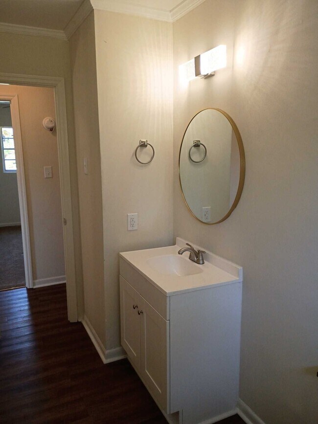 Building Photo - 3404 Covington Dr