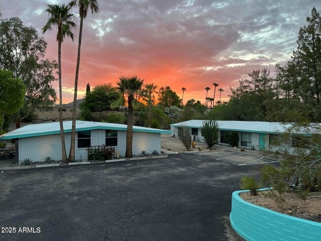 Building Photo - 7440 E Cave Creek Rd