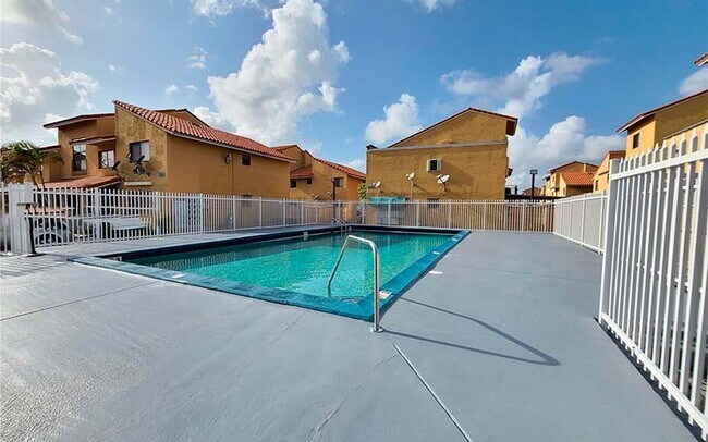 Building Photo - 2710 W 60th Pl