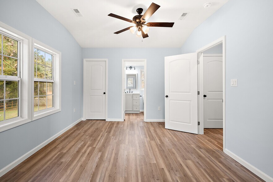 Building Photo - 1201 Tuscola Ave