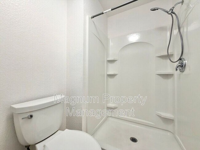 Building Photo - 25268 Shadescale Dr