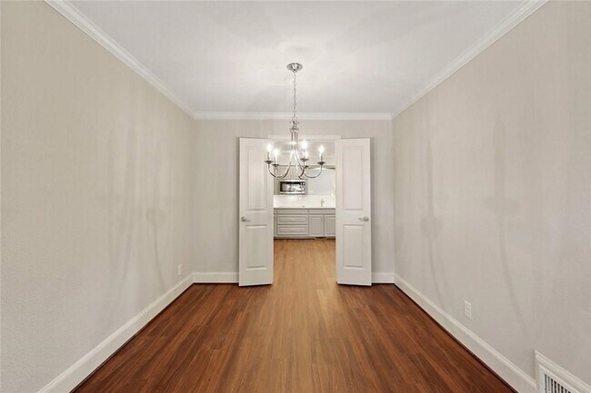 Building Photo - 9015 Villa Park Cir