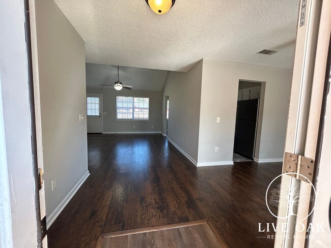 Building Photo - 135 Kenny Dr