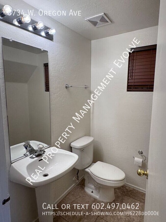 Building Photo - 3734 W Oregon Ave