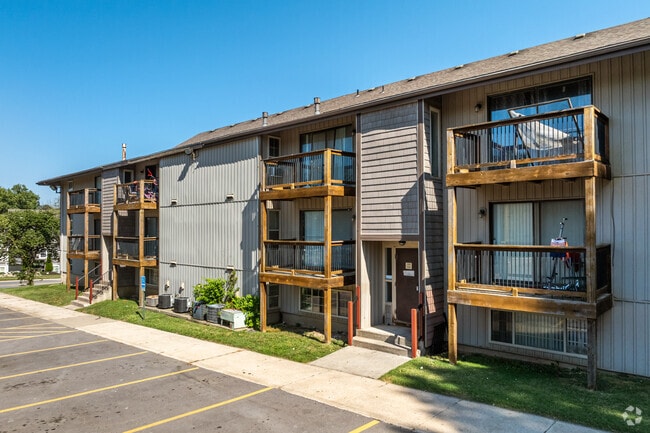 Meadowbrook Apartments - Arrow Apartments