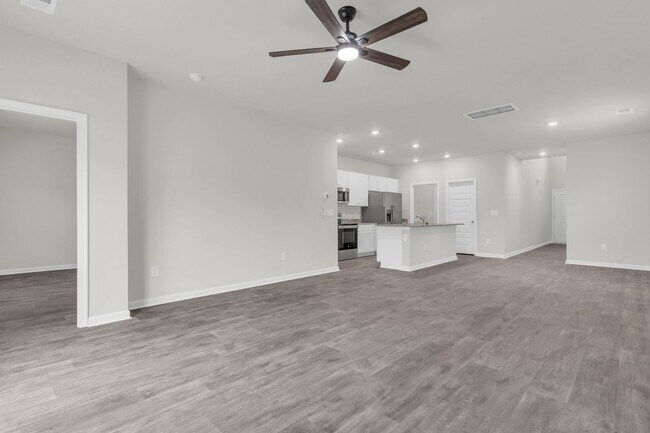Building Photo - Single Family Home - Long Term Rental