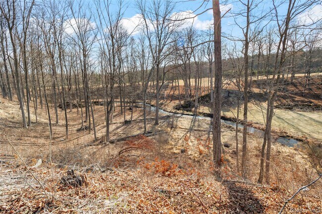 Building Photo - 177 White Schoolhouse Rd