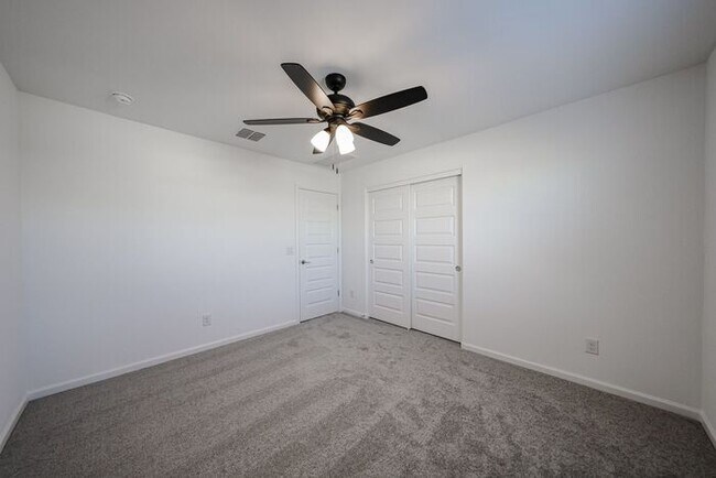 Building Photo - ONE MONTH RENT FREE!! NEW 5 BEDROOM 3 BATHROOM HOME AVILABLE FOR RENT!