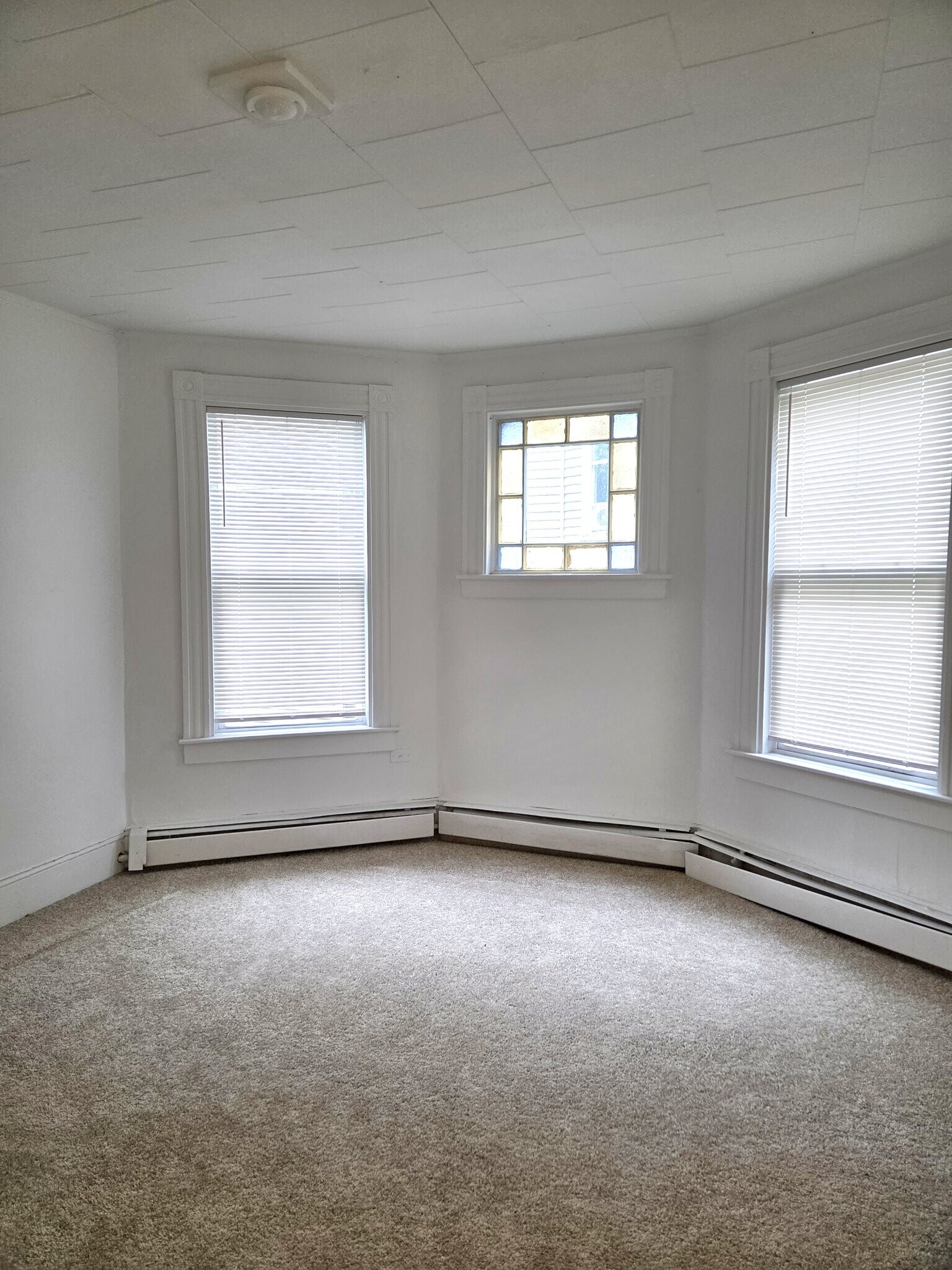 Building Photo - 35 Belknap St