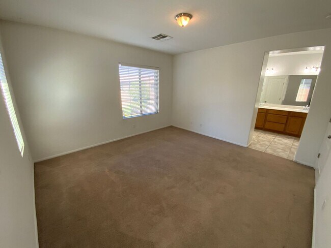 Building Photo - NW 3 BEDROOM WITH A LOFT, CLOSE TO COMMUNITY PLAYGROUND