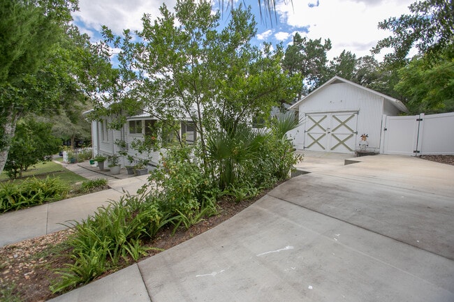 Building Photo - 1056 Stevens St