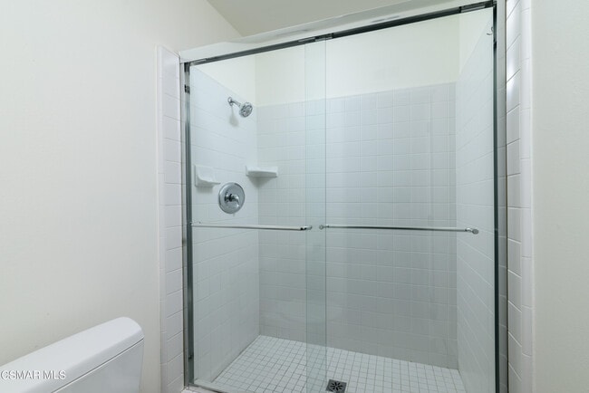 Building Photo - 2 Sparrowhawk Ln