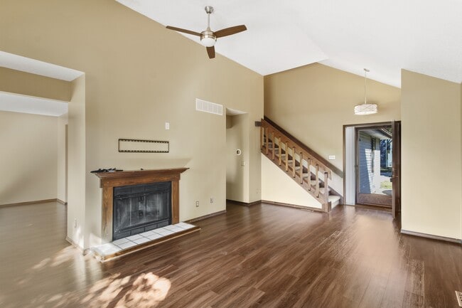 Building Photo - 505 Clearwater Dr