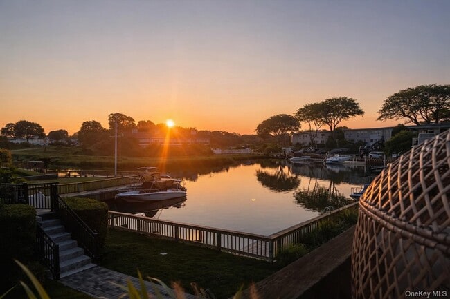 Building Photo - 3013 Mitchell Rd