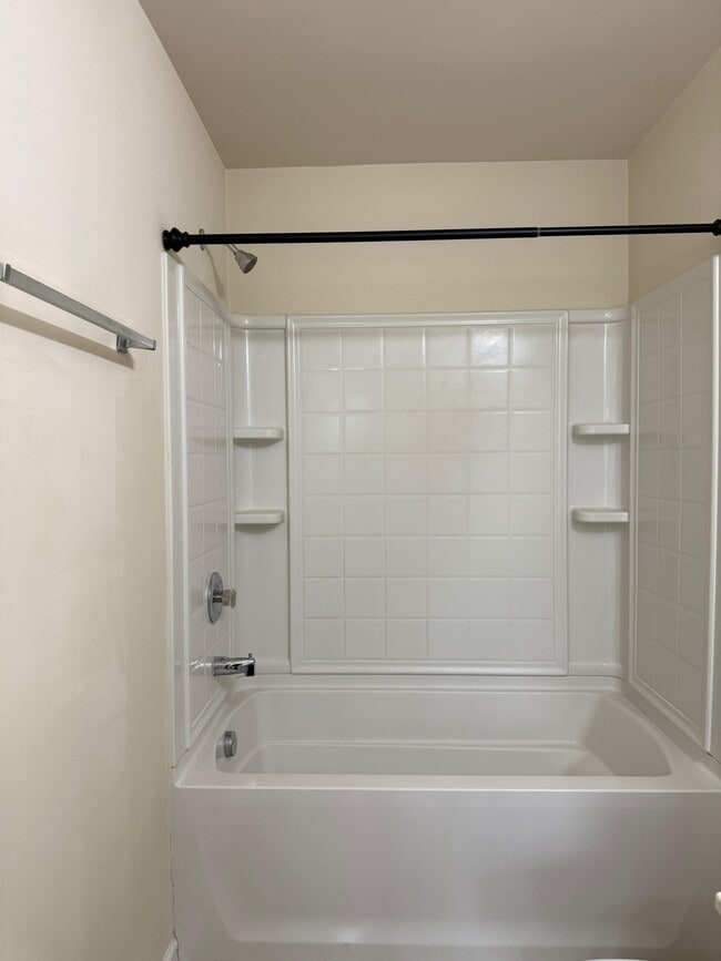 Building Photo - 8506 Quarton Dr