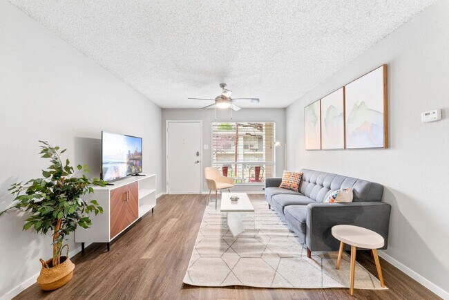 Building Photo - 3501 S 1st St