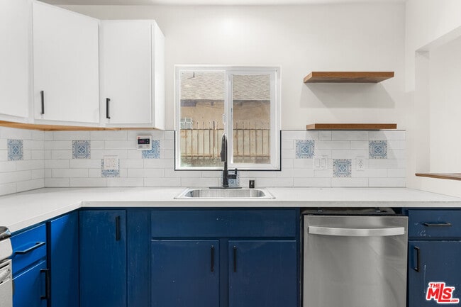 Building Photo - 1351 W 70th St