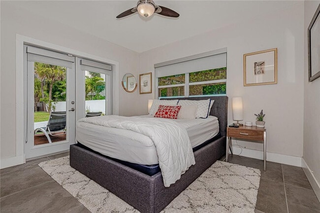 Building Photo - 3321 NE 18th St