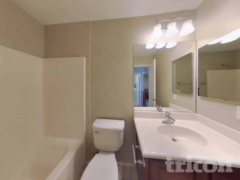 Building Photo - 6867 Pipil St