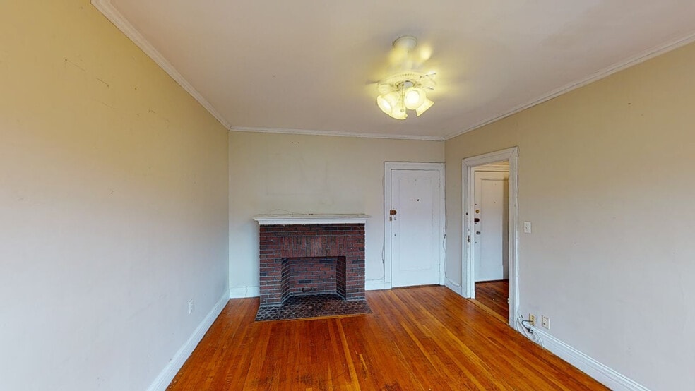 Building Photo - 15 Glenville Ave