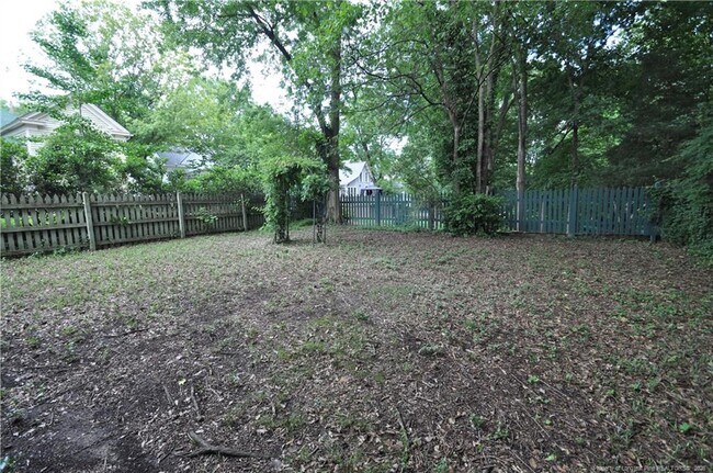 Building Photo - 310 N East St