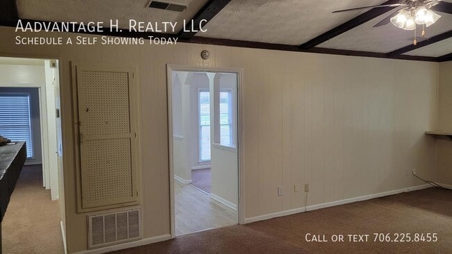 Building Photo - 4848 Basswood Dr