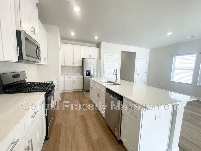 Building Photo - 671 Cozy Blf Rd