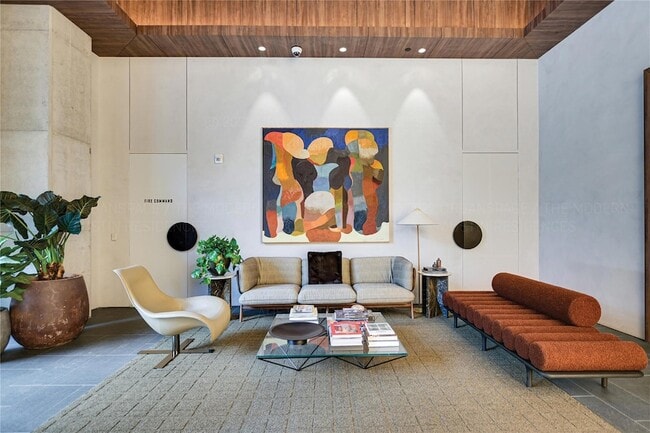 Building Photo - 610 Davis St