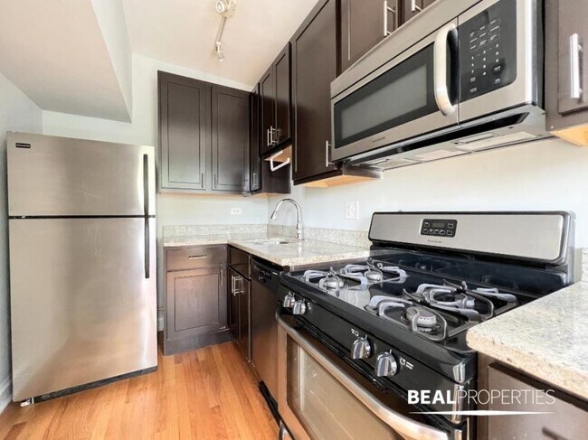 Building Photo - 0 bedroom in CHICAGO IL 60640