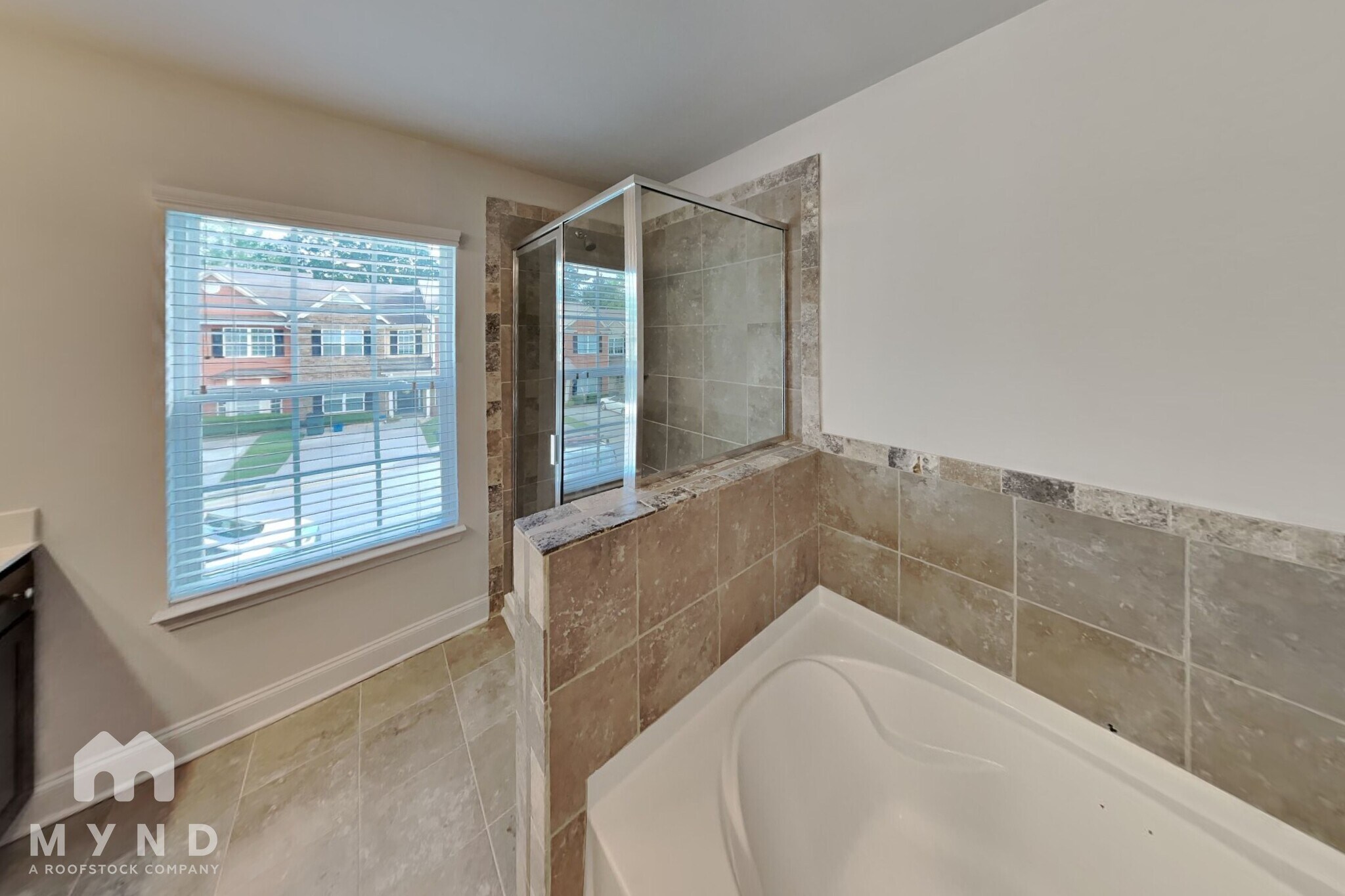 Building Photo - 10143 Benton Woods Dr