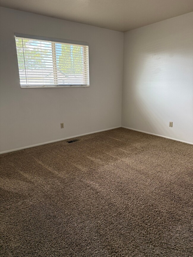 Building Photo - 29 S 1450 W