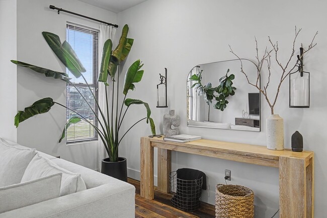 Building Photo - 1225 4th Ave S