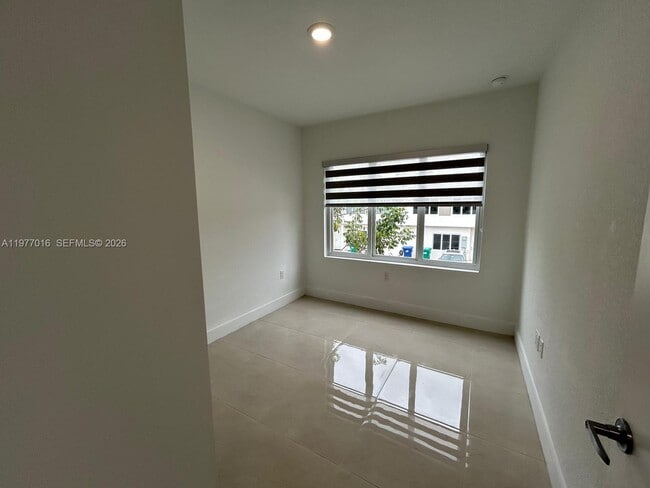 Building Photo - 25814 SW 144th Ct