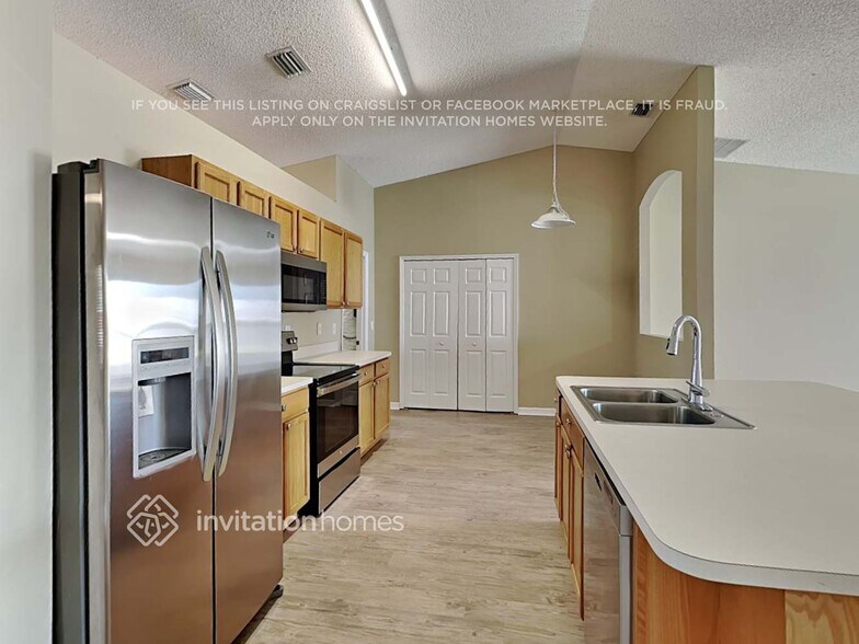 Building Photo - 1712 Laramie Cir