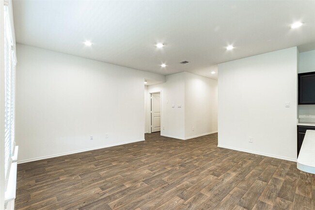 Building Photo - 21311 Violet Dusk Dr