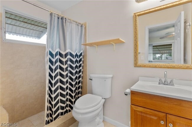 Building Photo - 312 Grovewood Ave S