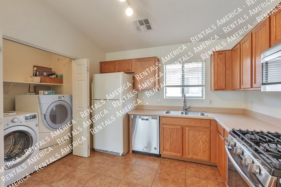 Building Photo - 7838 S Hidden Stone Ln