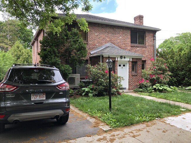 Building Photo - 9 Reservoir Rd