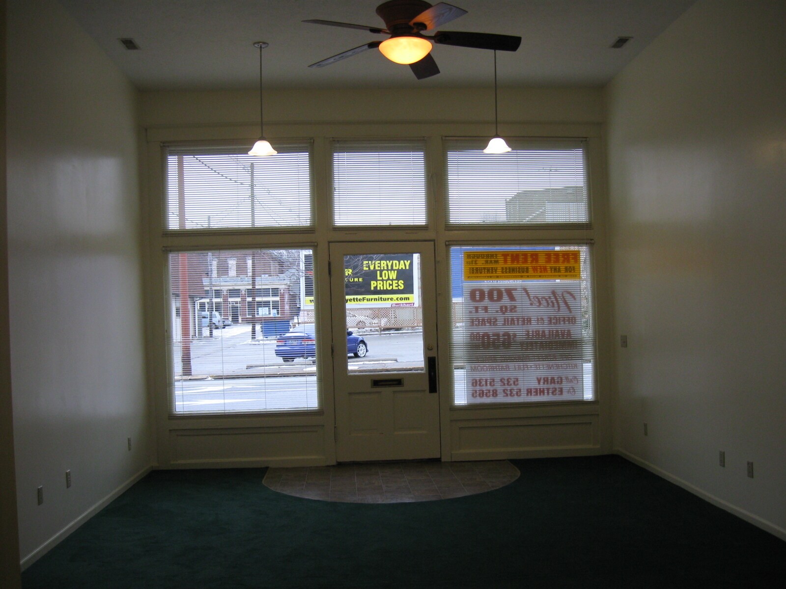 Building Photo - 210 N 9th St