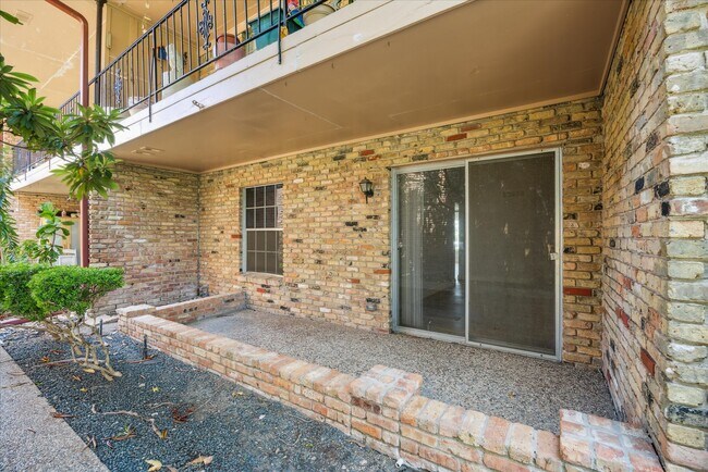 Building Photo - 7600 Burgoyne Dr.