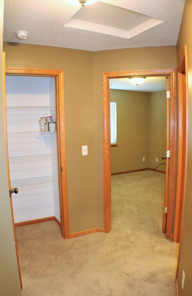 Building Photo - $1,125 | 2 Bedroom, 1 Bathroom Condo | Pet...