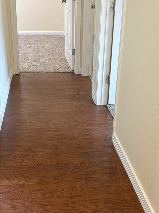 Building Photo - 115 N Shirley St